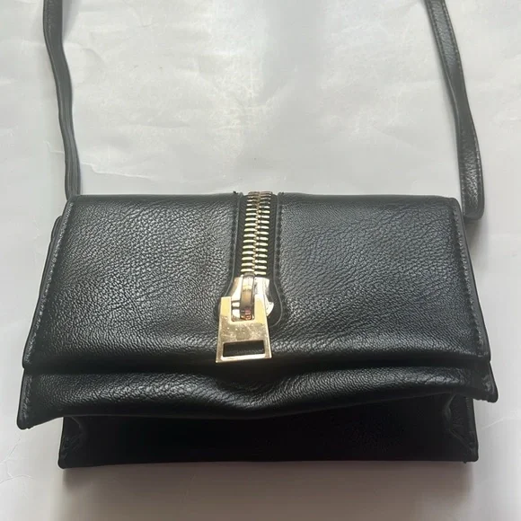 Sergio Feretti Zip Clutch Black Leather Crossbody Bag - Picture 3 of 6